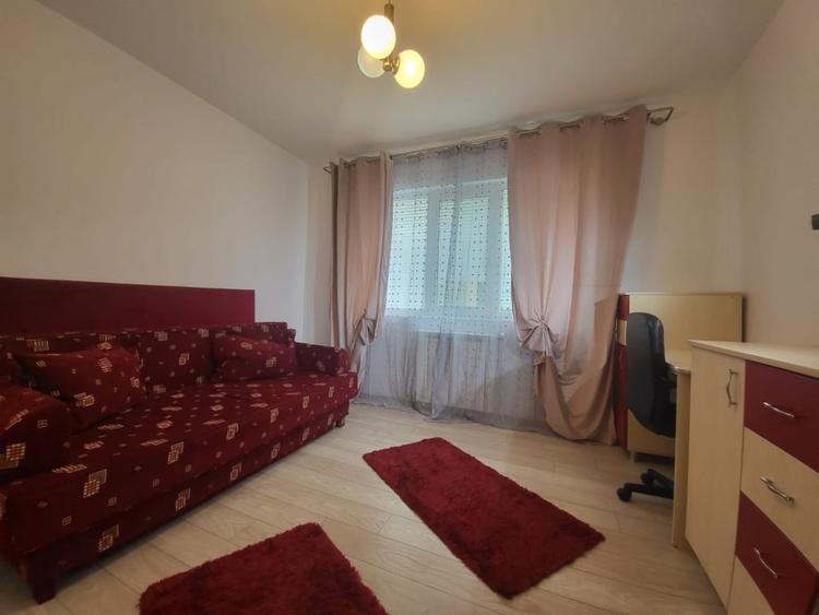Apartament cu 4 camere decomandat în Tătărași