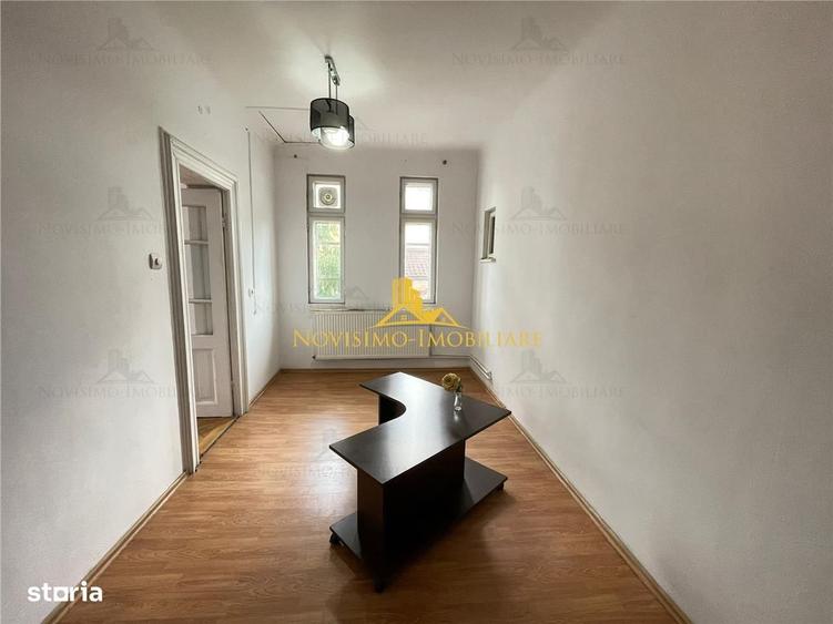 Casă cu 4 camere cu Teren 200 Mp în Central