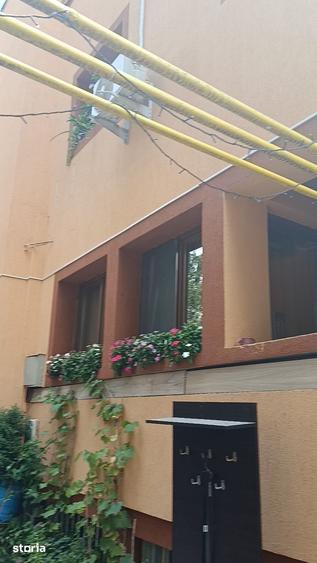 Apartament cu 3 camere, mobilat în Gara de Nord