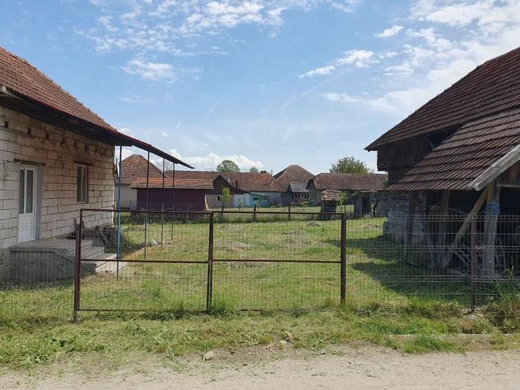Casă cu 4 camere în Obârșa