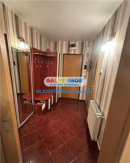 Apartament cu 4 camere decomandat, mobilat în Titan
