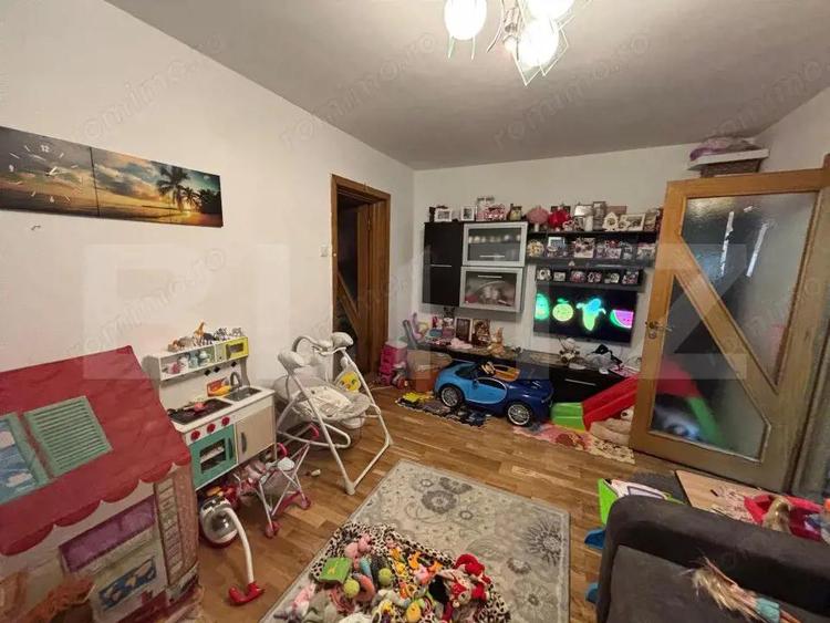 Apartament cu 2 camere semidecomandat, mobilat în Aleea Trandafirilor