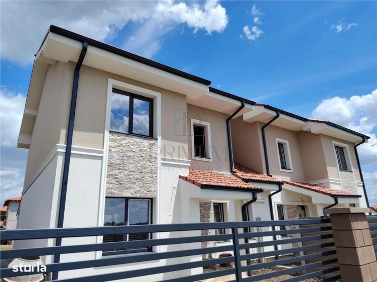 Casă cu 4 camere decomandat în Central