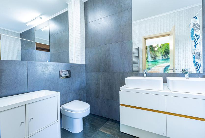 Penthouse cu 4 camere decomandat în Băneasa