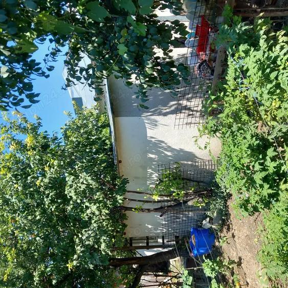 Casă cu 3 camere cu Teren 1152 Mp în Golești