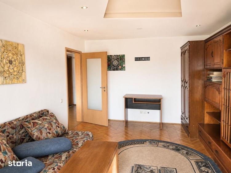 Apartament cu 3 camere decomandat în Plopilor
