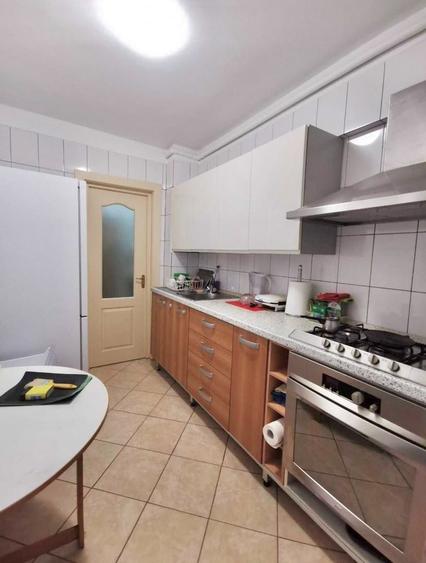 Apartament cu 2 camere, mobilat în Basarabia