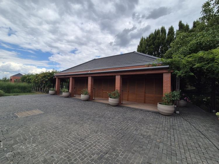 Casă individuală cu 6 camere cu Piscina în Bolintin-Deal