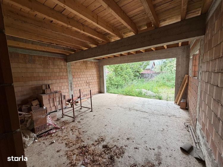 Casă cu 4 camere în Sânzieni