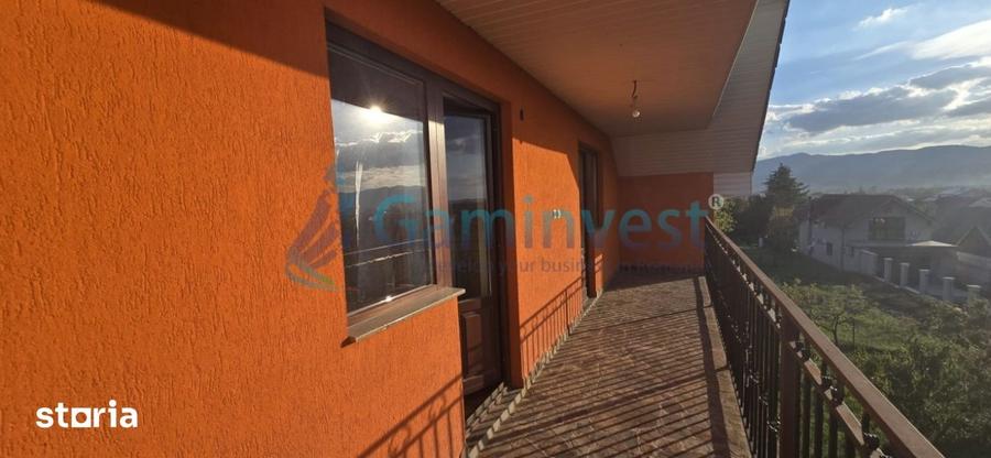 Casă cu 5 camere cu Teren 2690 Mp în Central