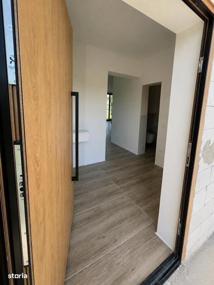 Casă cu 4 camere cu Teren 2000 Mp în Central