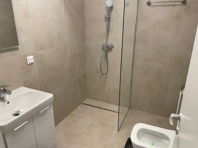 Apartament cu 3 camere semidecomandat în Theodor Pallady