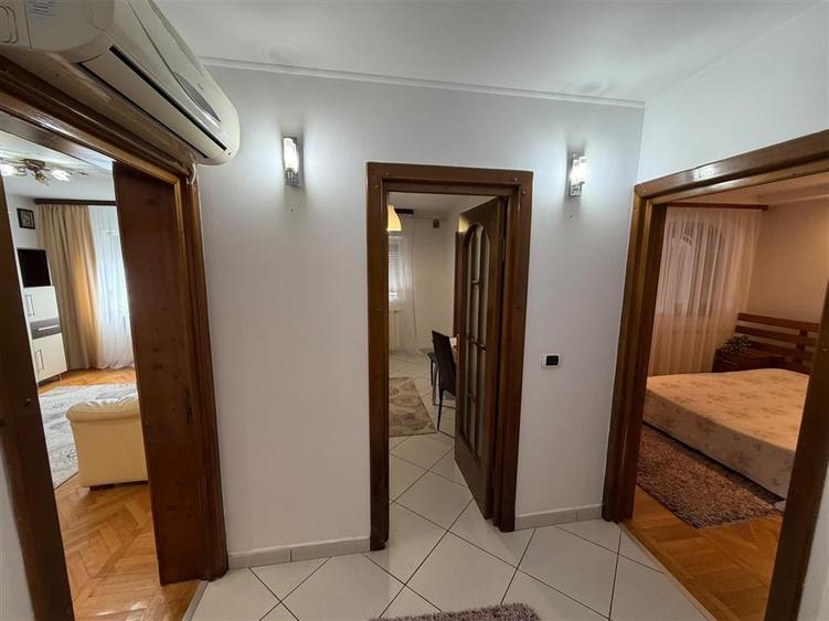 Apartament cu 2 camere decomandat, mobilat în Est