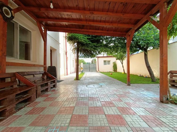 Casă cu 5 camere cu Teren 400 Mp în Militari