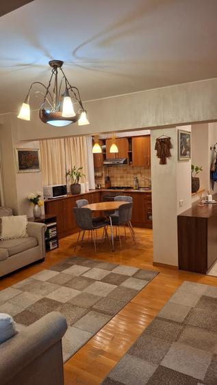 Apartament cu 2 camere semidecomandat în Mihai Bravu