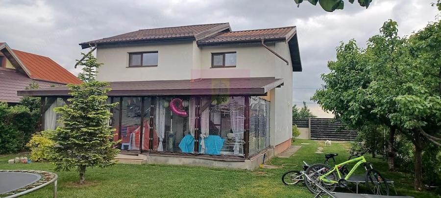 Casă cu 4 camere cu Teren 500 Mp în Săbăreni