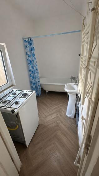 Apartament cu 2 camere decomandat în Titulescu