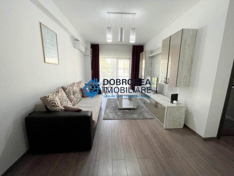Apartament cu 3 camere decomandat, mobilat în C5