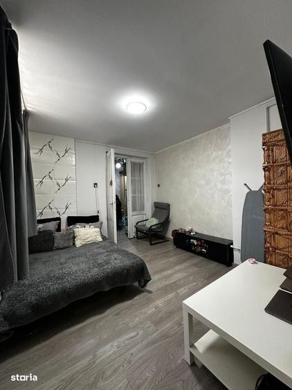 Casă cu 4 camere în P-ța Unirii