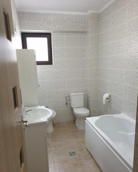 Apartament cu 2 camere decomandat în Baba Novac