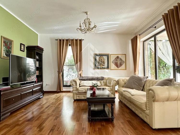 Casa impresionanta cu 5 camere si garaj, la intrare in Dumbravita - 9