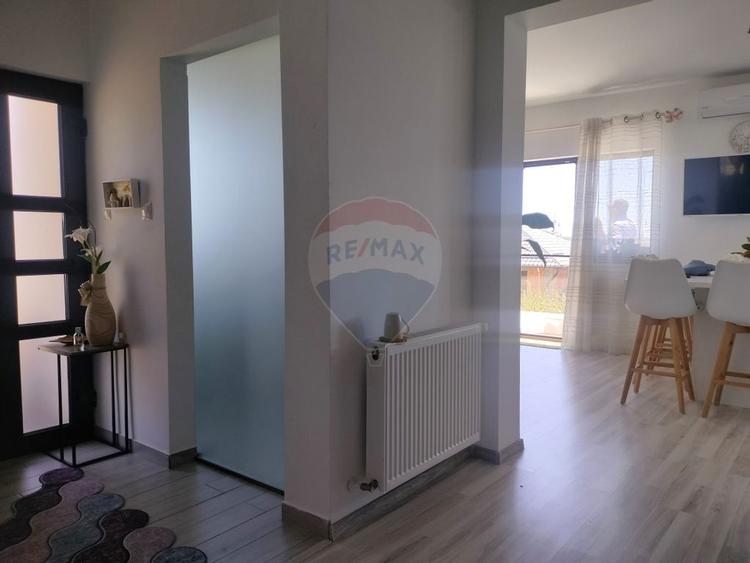 Casă cu 3 camere cu Teren 256 Mp în Nazna