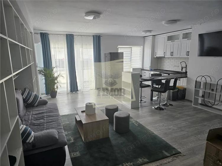 Apartament cu 4 camere, mobilat în Central