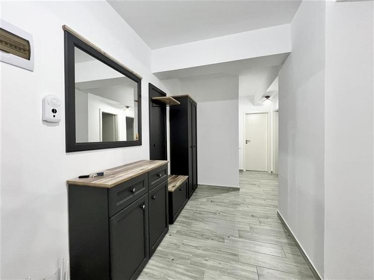 Apartament cu 3 camere nedecomandat în Turnișor