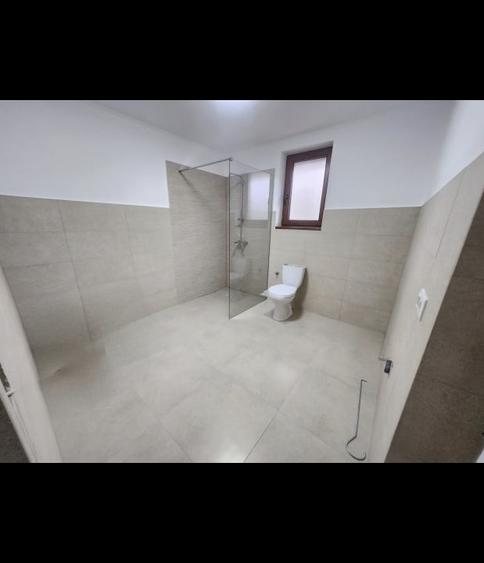 Apartament cu 3 camere decomandat în Cetate