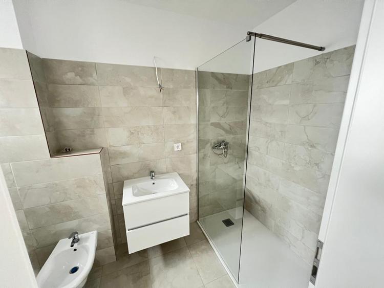 Duplex cu 4 camere cu Canalizare în Sânpetru