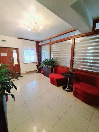 Spațiu comercial, de 610 mp, în Florești