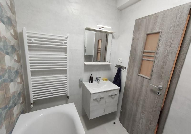 Apartament cu 2 camere decomandat în Trivale