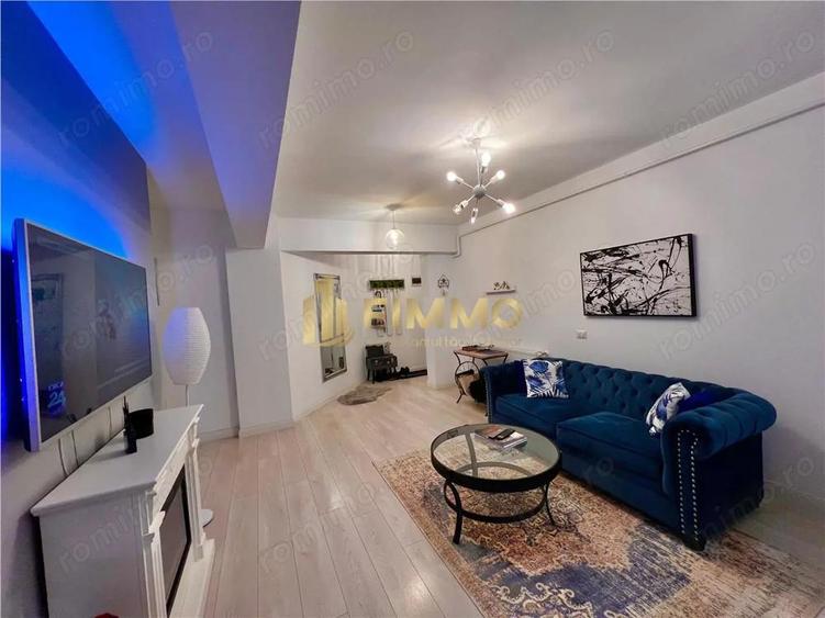 Apartament cu 3 camere semidecomandat în Periferie