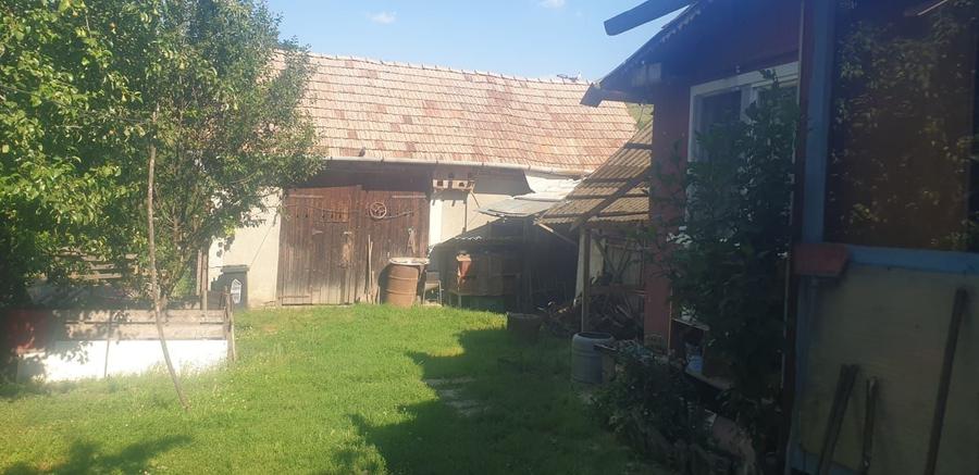 Casă cu 3 camere în Căianu