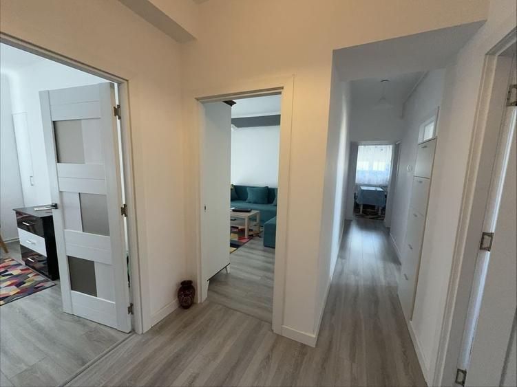 Apartament cu 3 camere decomandat în Rahova