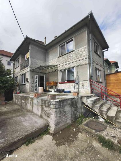 Casă cu 3 camere cu Teren 289 Mp în Central