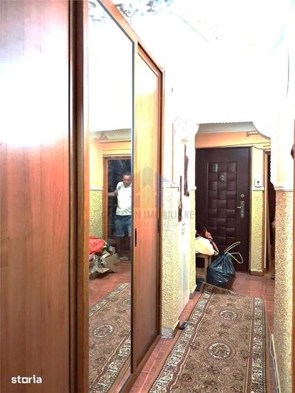 Apartament cu 3 camere decomandat în Viziru 2