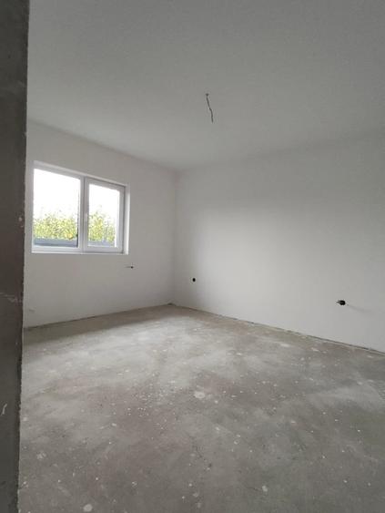 Casă individuală cu 4 camere cu Teren 350 Mp în Joița