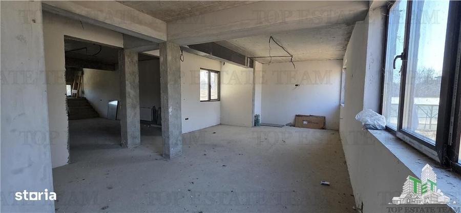 Casă cu 4 camere cu Teren 1643 Mp în Domnești