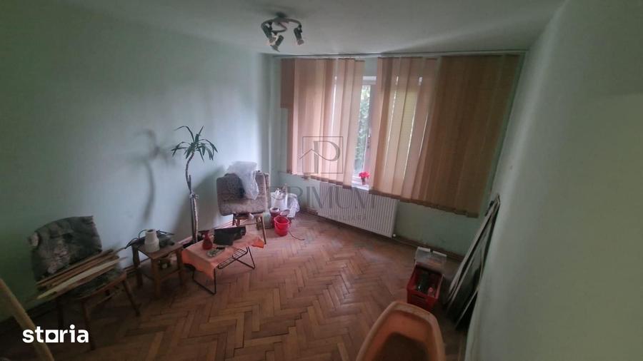 Apartament cu 2 camere decomandat în Soarelui