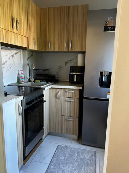 Apartament cu 3 camere semidecomandat în Central
