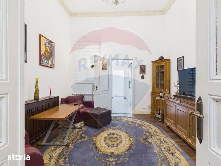 Casă cu 8 camere cu Teren 419 Mp în Cotroceni