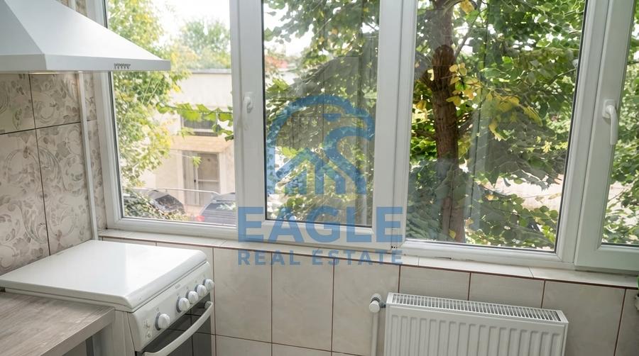 Apartament cu 2 camere decomandat, mobilat în Trocadero