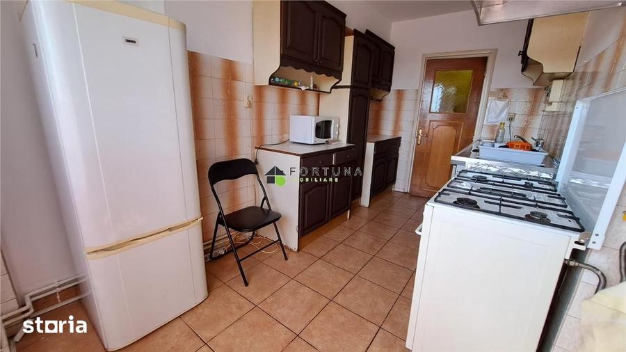 Apartament cu 4 camere în Centrul Civic