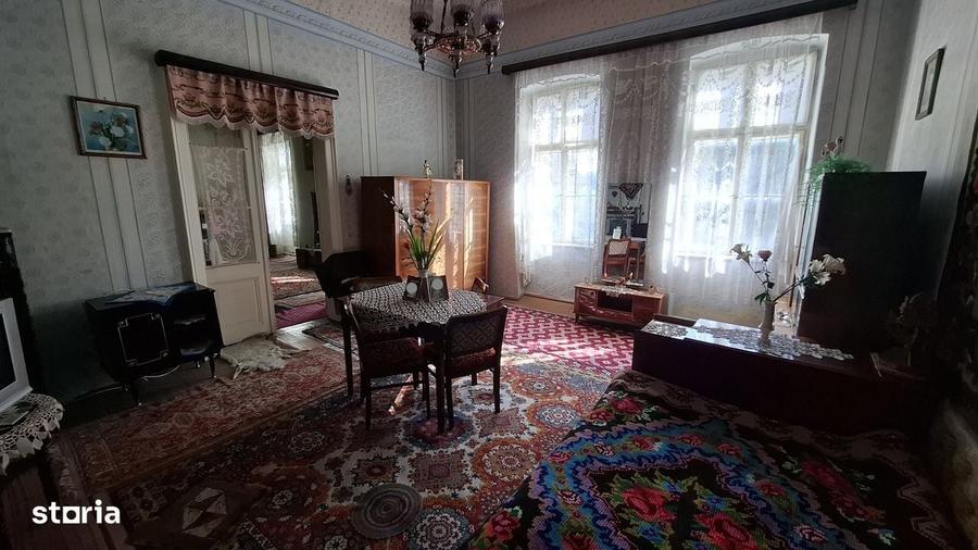 Casă cu 3 camere în Central