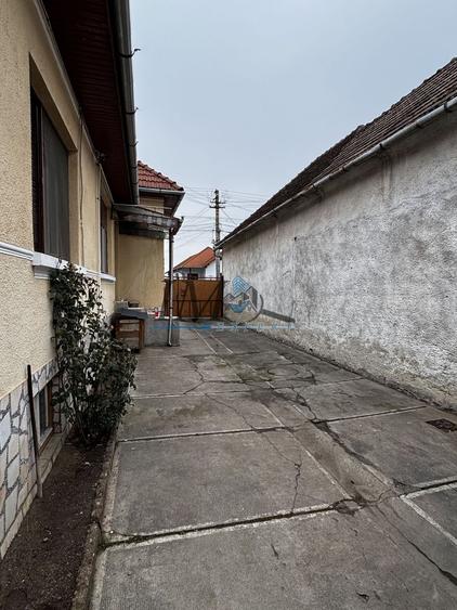 Casă individuală cu 5 camere cu Canalizare în Nord