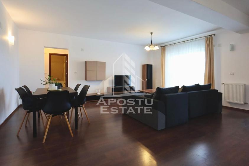 Apartament cu 3 camere semidecomandat, mobilat în Subcetate