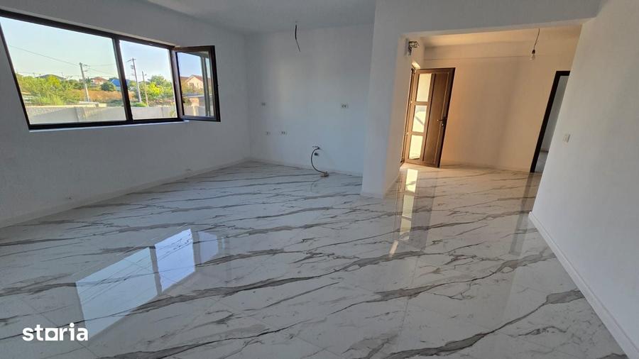 Casă cu 3 camere cu Teren 455 Mp în Corbu