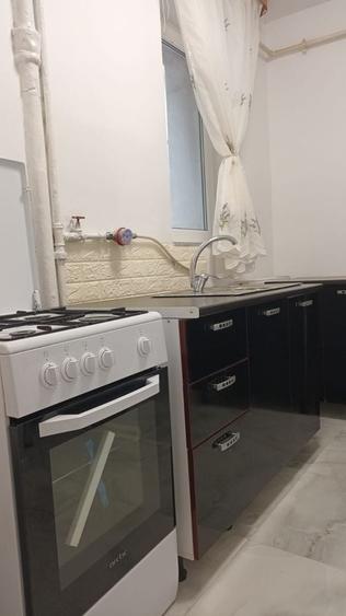 Apartament cu 2 camere semidecomandat, mobilat în Aleea Trandafirilor