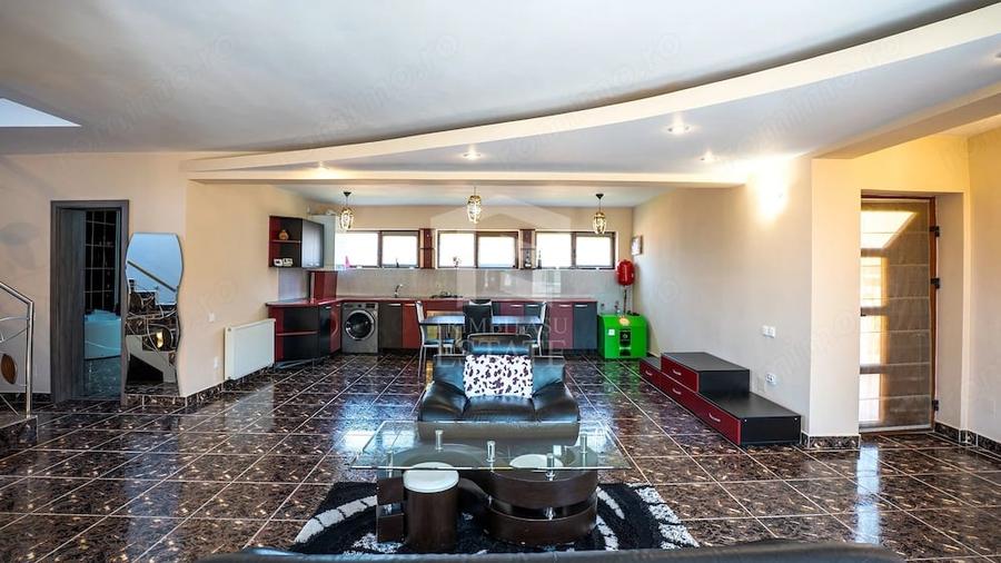 Casă cu 5 camere cu Teren 550 Mp în Bod
